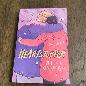 Heart-stopper Volume 4 by Alice Oseman